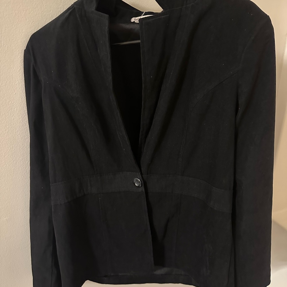 Chic Black Blazer